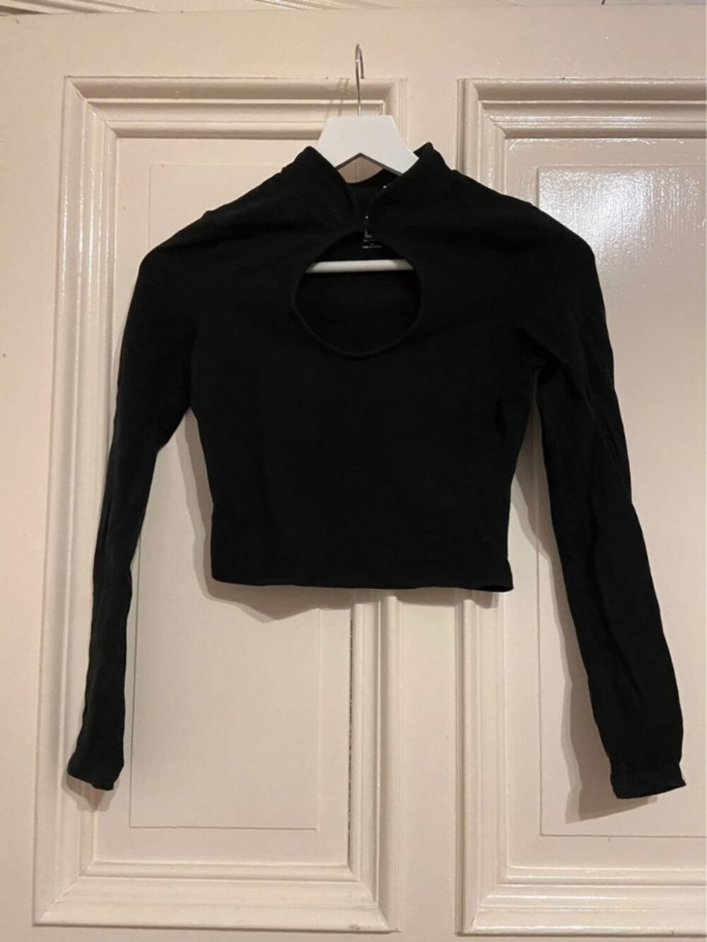 Black Long Sleeve Keyhole Crop Top Size XS